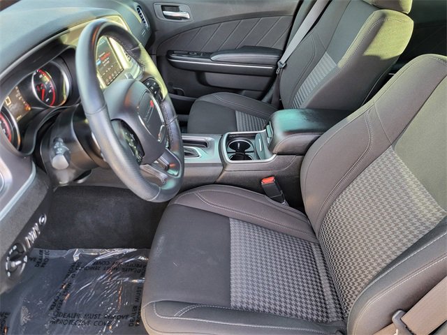 Used 2019 Dodge Charger SXT w/ Driver Confidence Group image 6