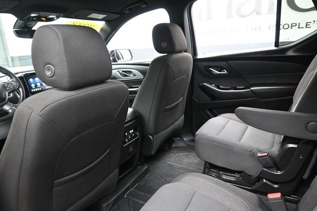 Used 2023 Chevrolet Traverse LT FWD image 19