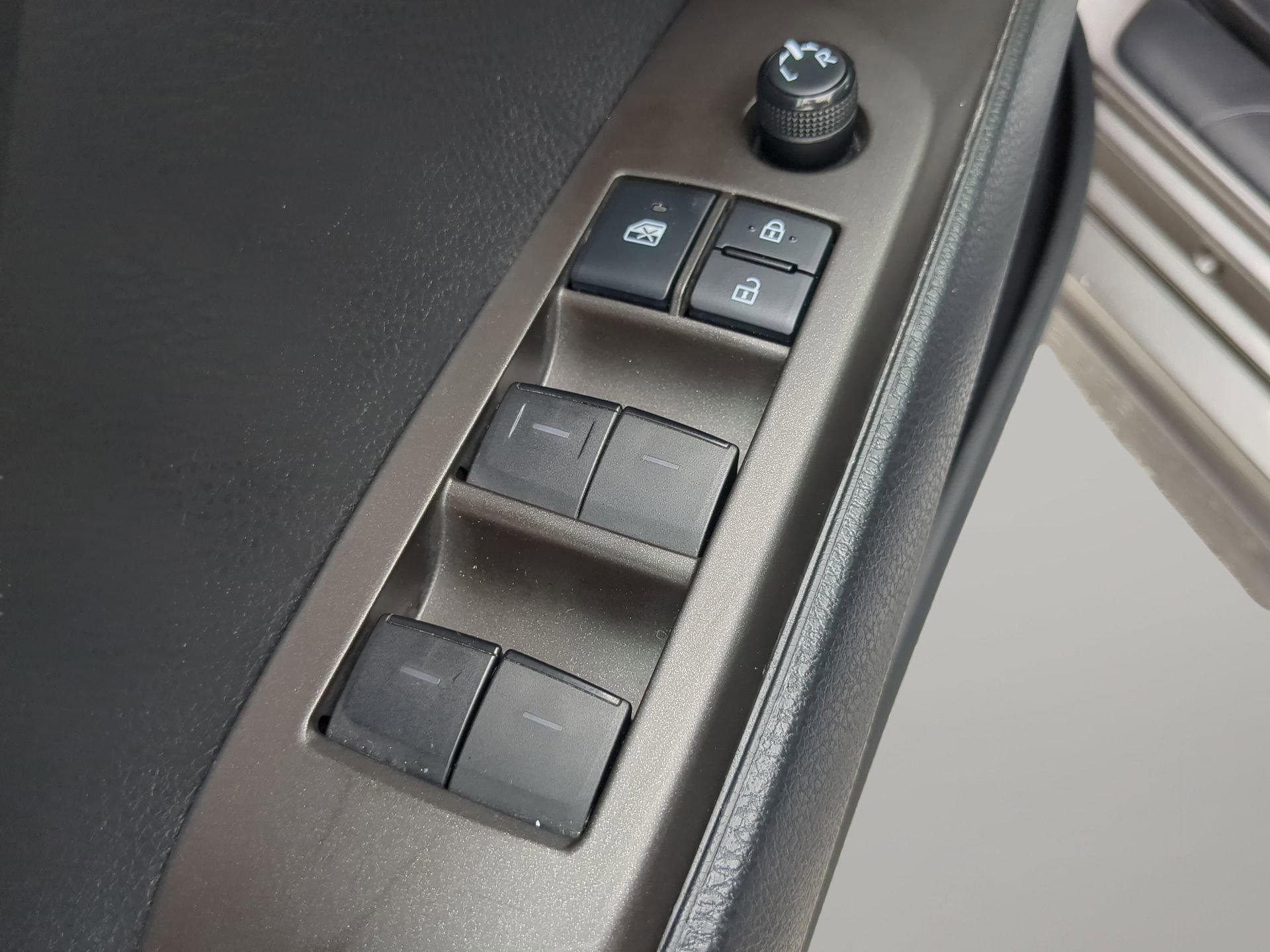 Used 2022 Toyota Camry SE w/ Carpet Mat Package (TMS) image 46