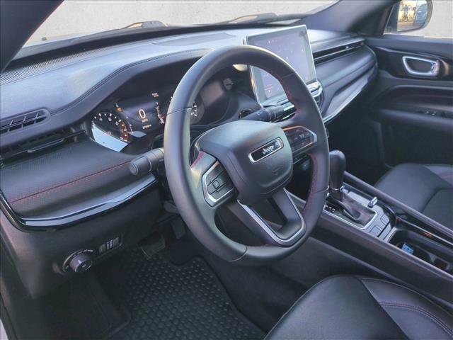 Used 2024 Jeep Compass Trailhawk image 10