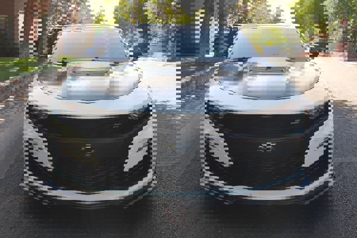 Used 2019 Chevrolet Camaro SS RWD image 4