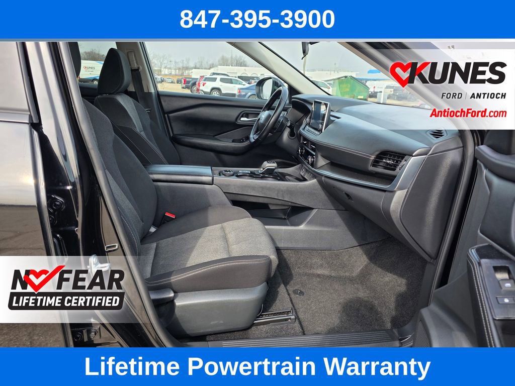 Used 2025 Nissan Rogue SV image 35