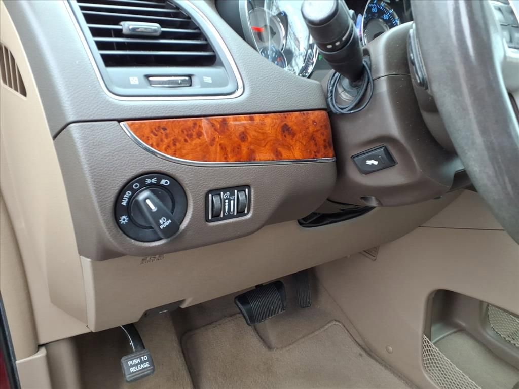 Used 2016 Chrysler Town & Country Limited Platinum image 19