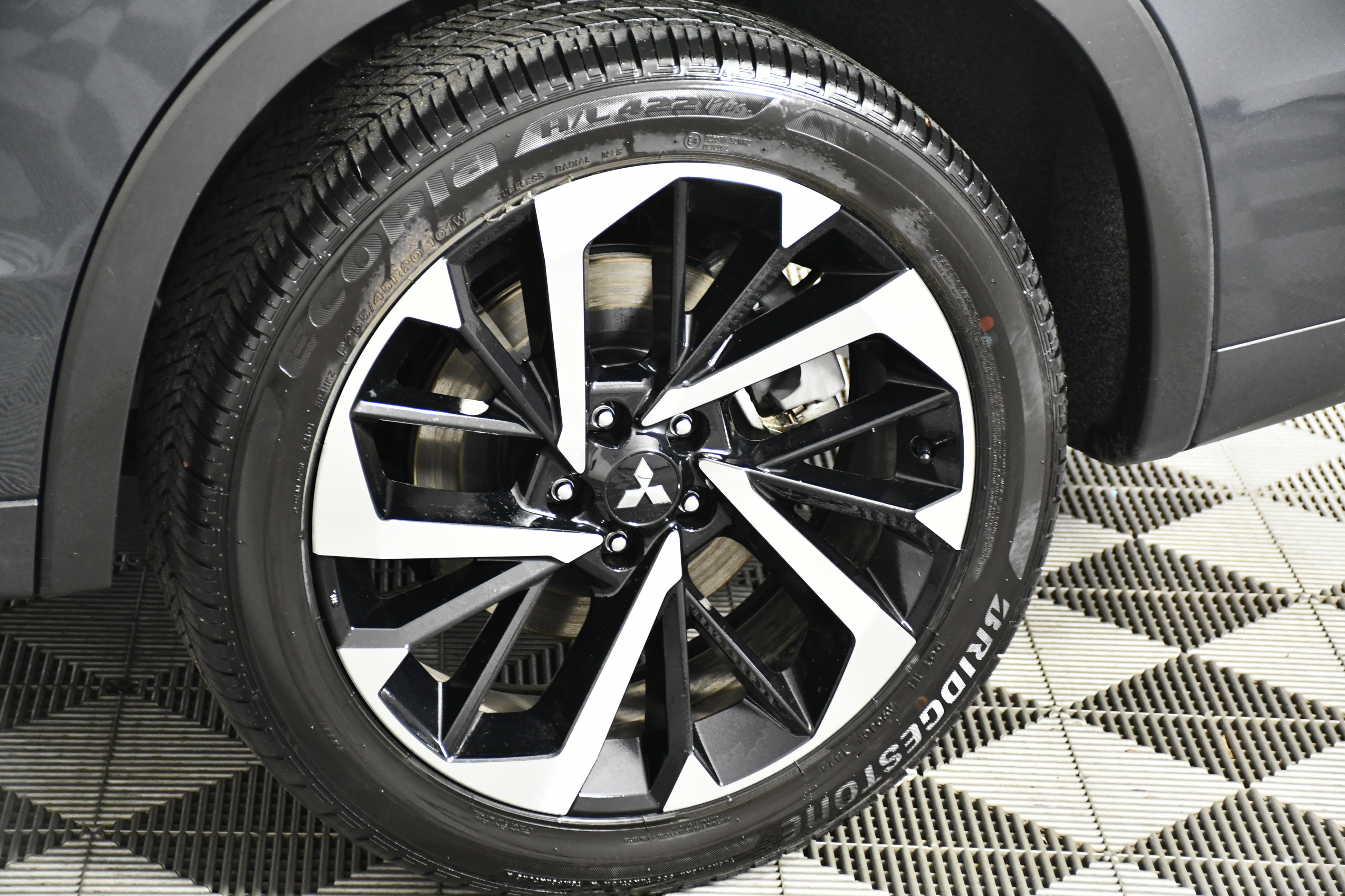 Used 2025 Mitsubishi Outlander SE image 46