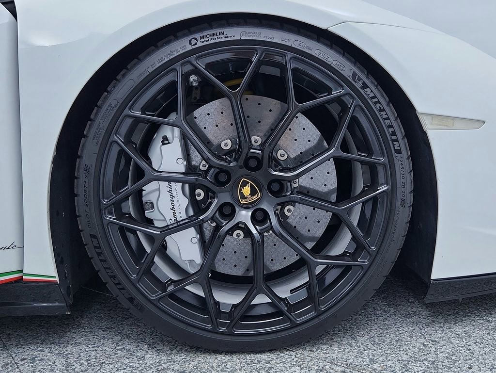 Used 2019 Lamborghini Huracan Performante image 14