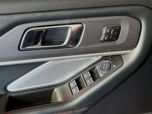 Used 2025 Ford Explorer ST image 11