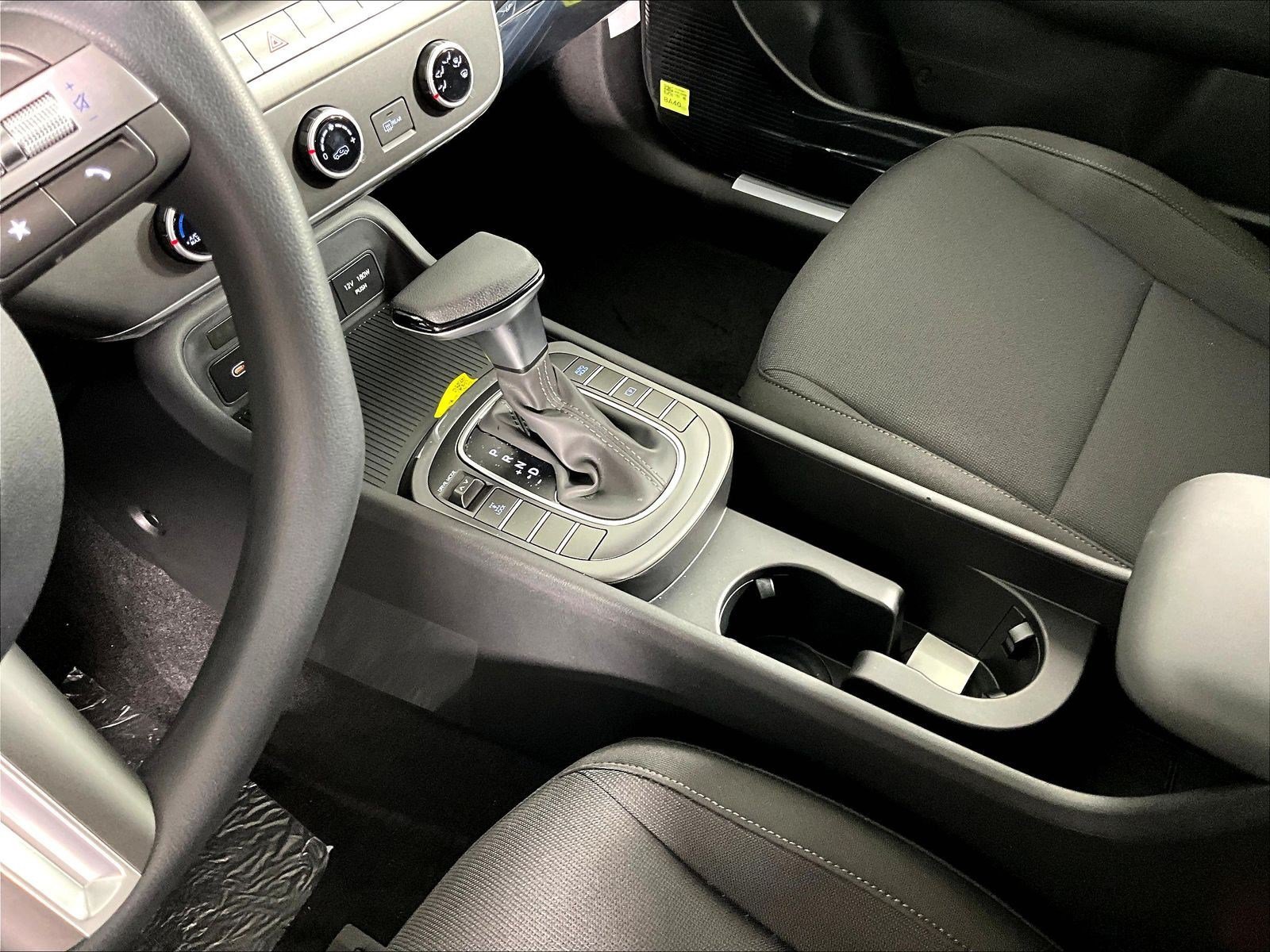 New 2027 Hyundai Kona SE AWD/4WD image 12