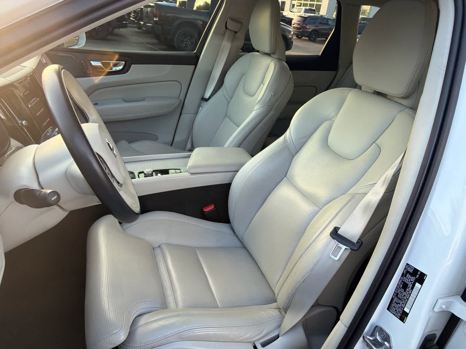 Used 2021 Volvo XC60 T5 Inscription w/ Climate Package image 26