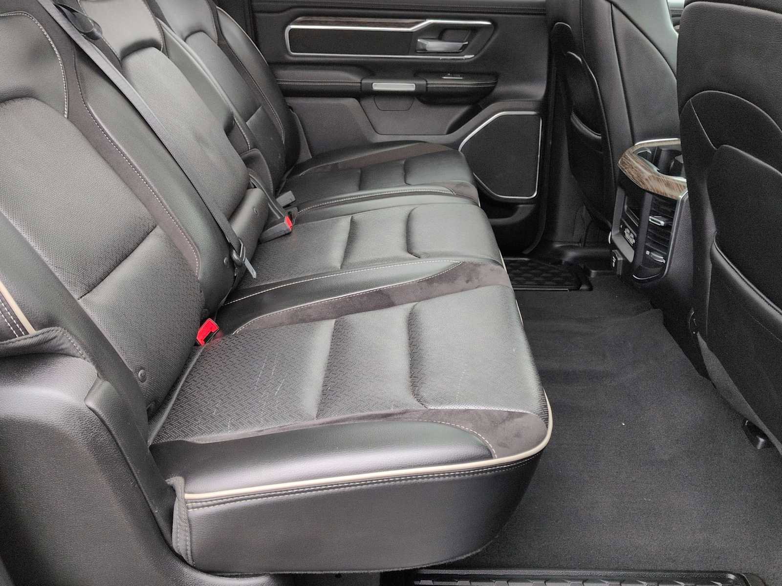 Used 2019 RAM 1500 Laramie image 22