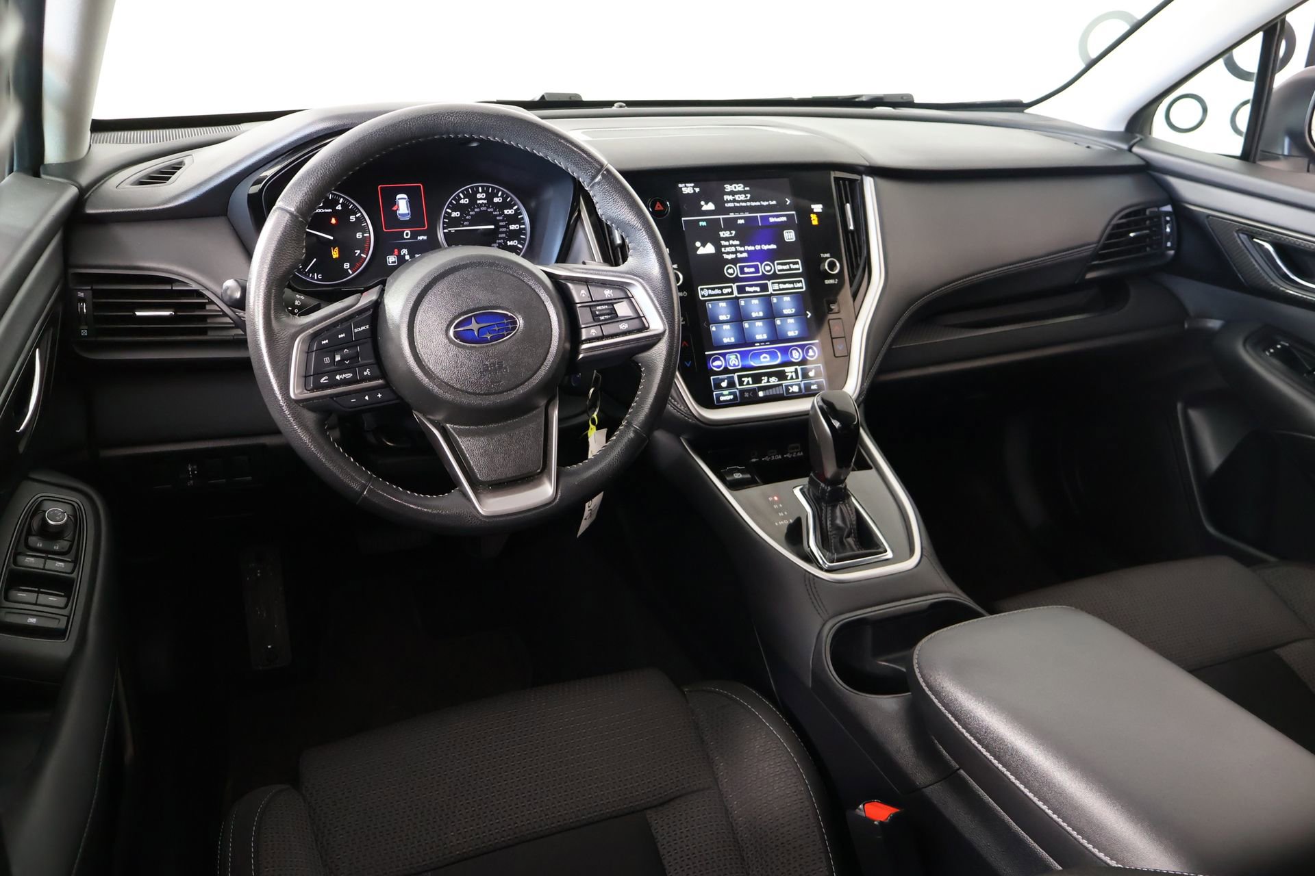 Used 2024 Subaru Outback Premium AWD/4WD image 2