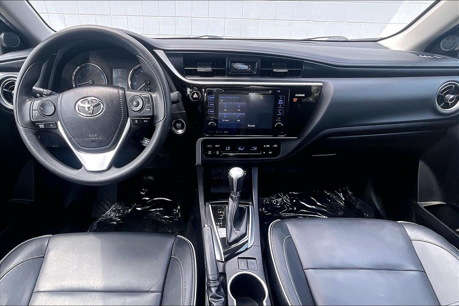 Used 2017 Toyota Corolla XLE FWD image 19