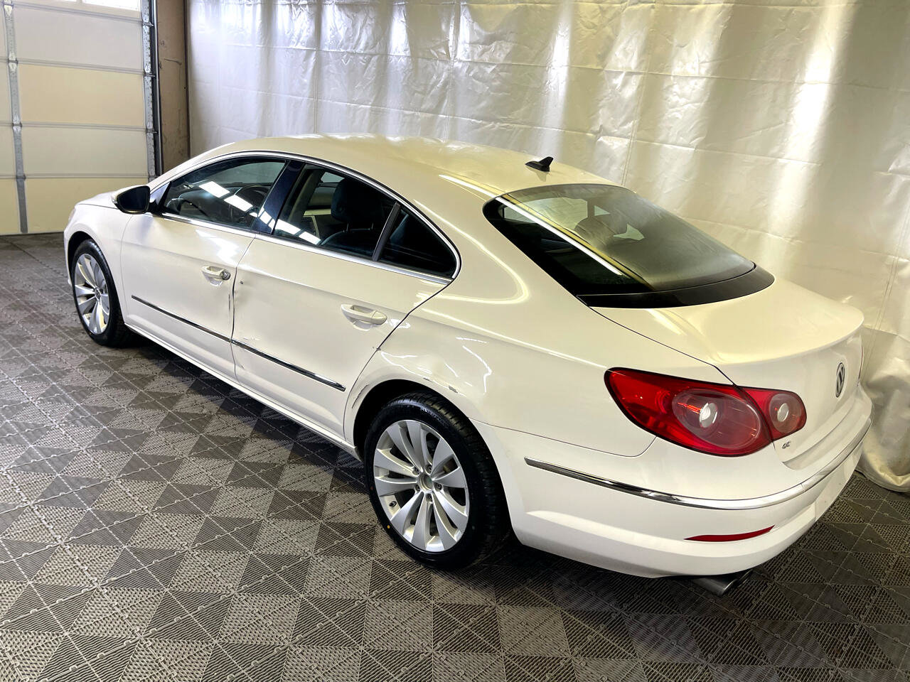 Used 2010 Volkswagen CC Sport image 4