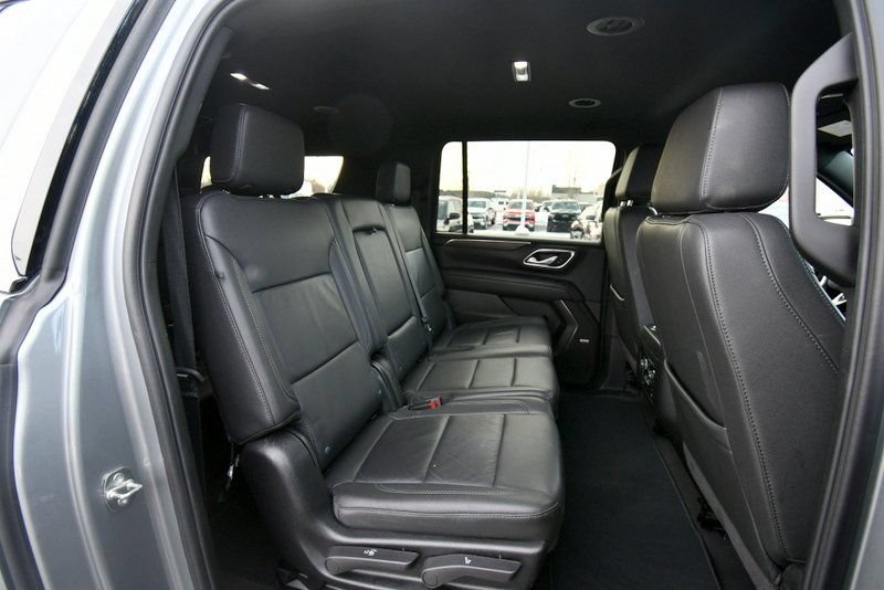 Used 2024 Chevrolet Suburban LT AWD/4WD image 19