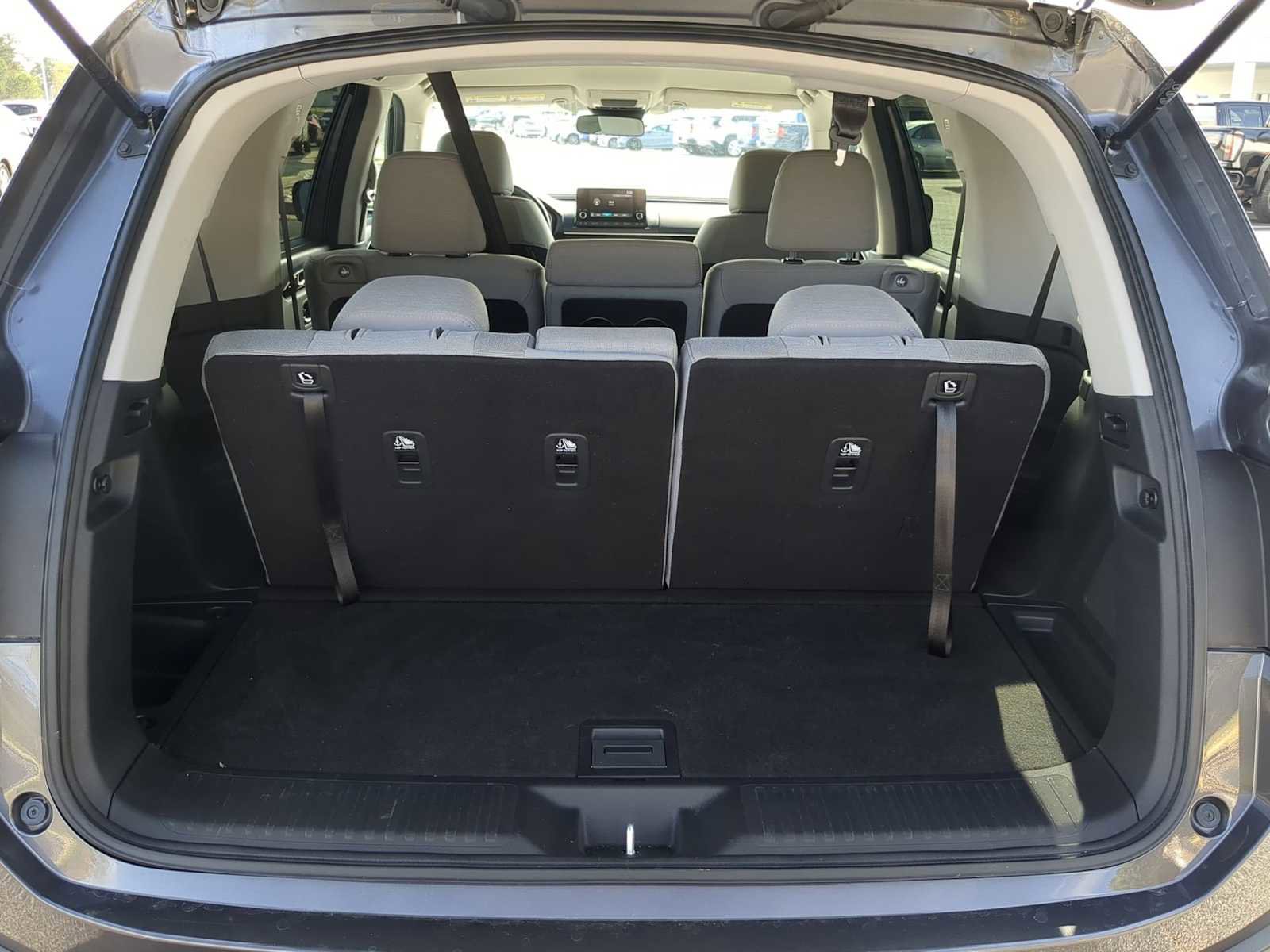 Used 2023 Honda Pilot LX image 24