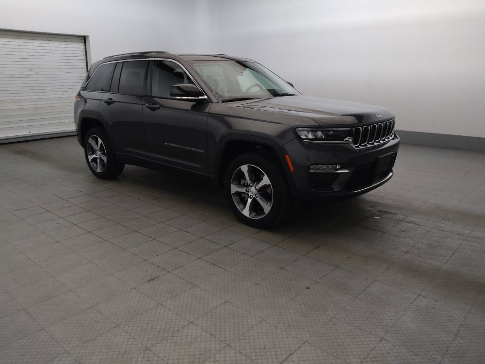 Used 2022 Jeep Grand Cherokee Limited 4xe w/ Luxury Tech Group II AWD/4WD image 11