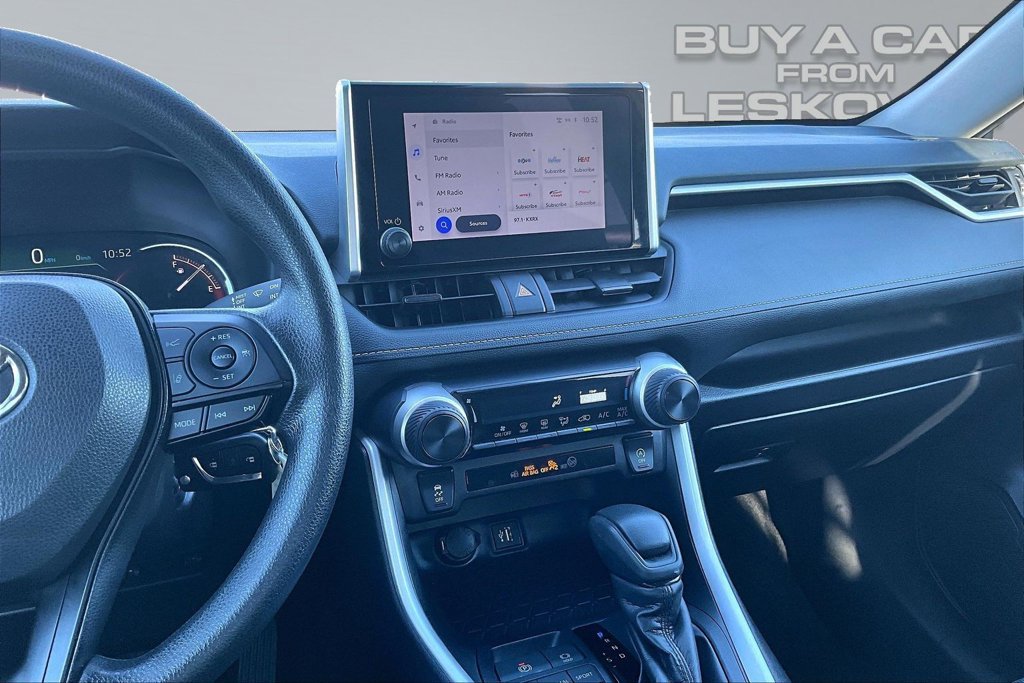 Used 2025 Toyota RAV4 LE AWD/4WD image 6