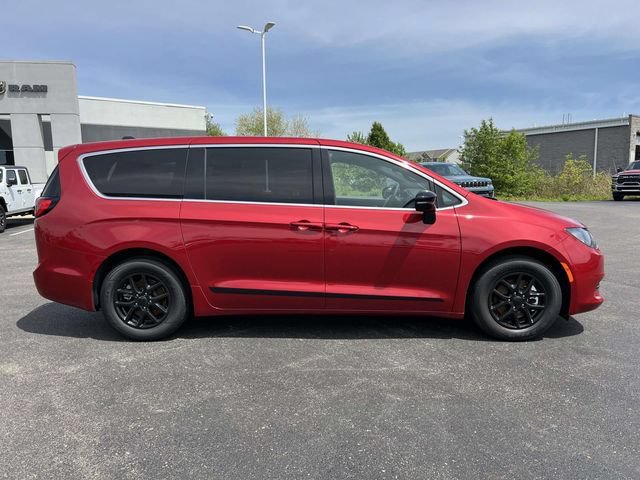 New 2026 Chrysler Voyager LX FWD image 8