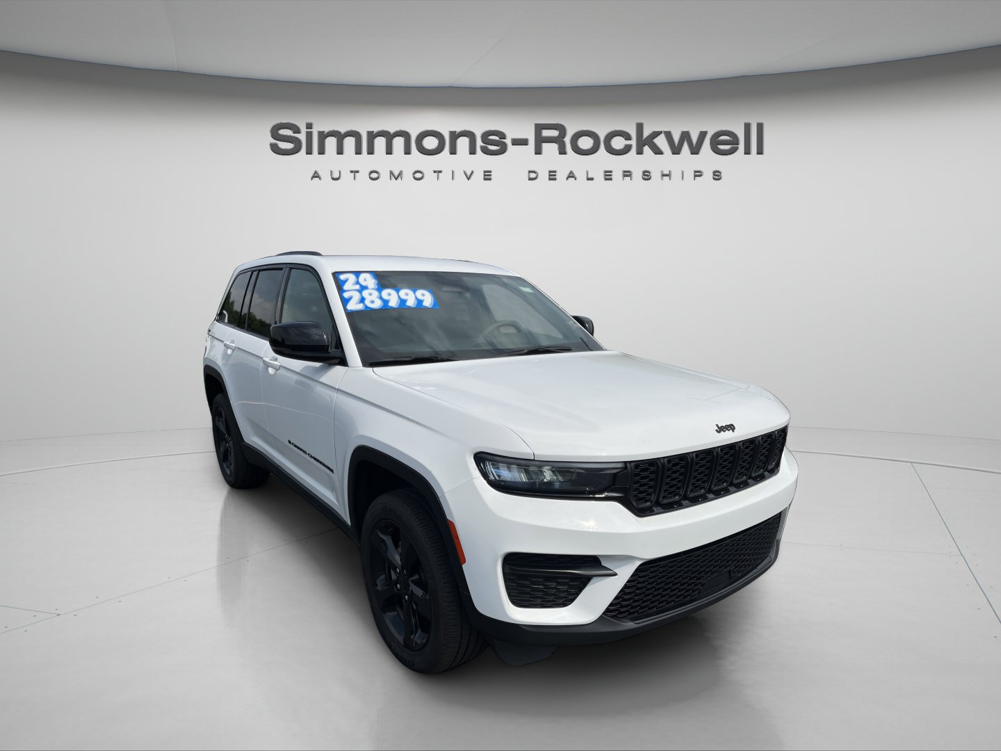 Used 2024 Jeep Grand Cherokee Altitude AWD/4WD image 7