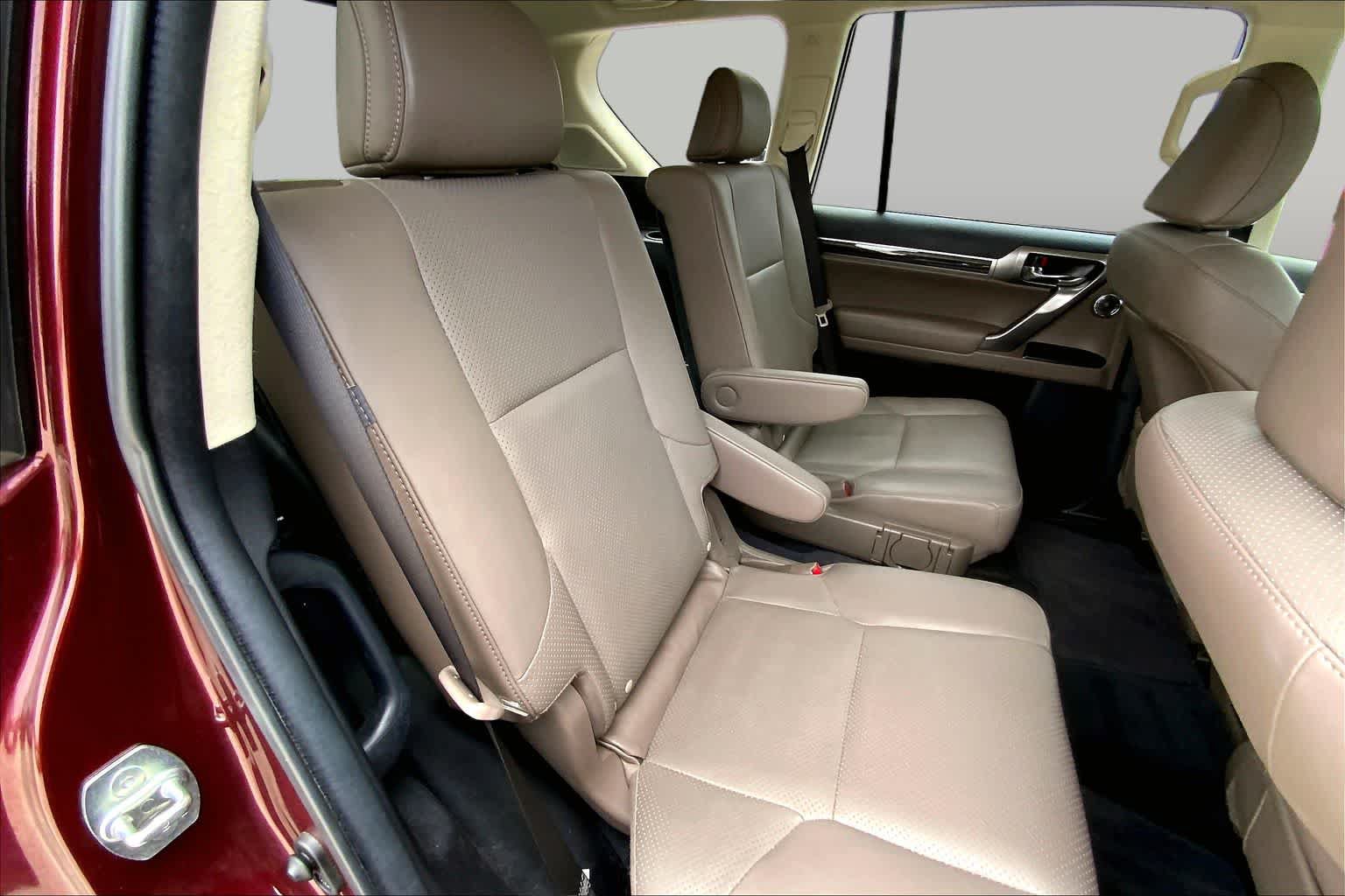 Used 2022 Lexus GX 460 Luxury w/ Sport Design Package AWD/4WD image 20