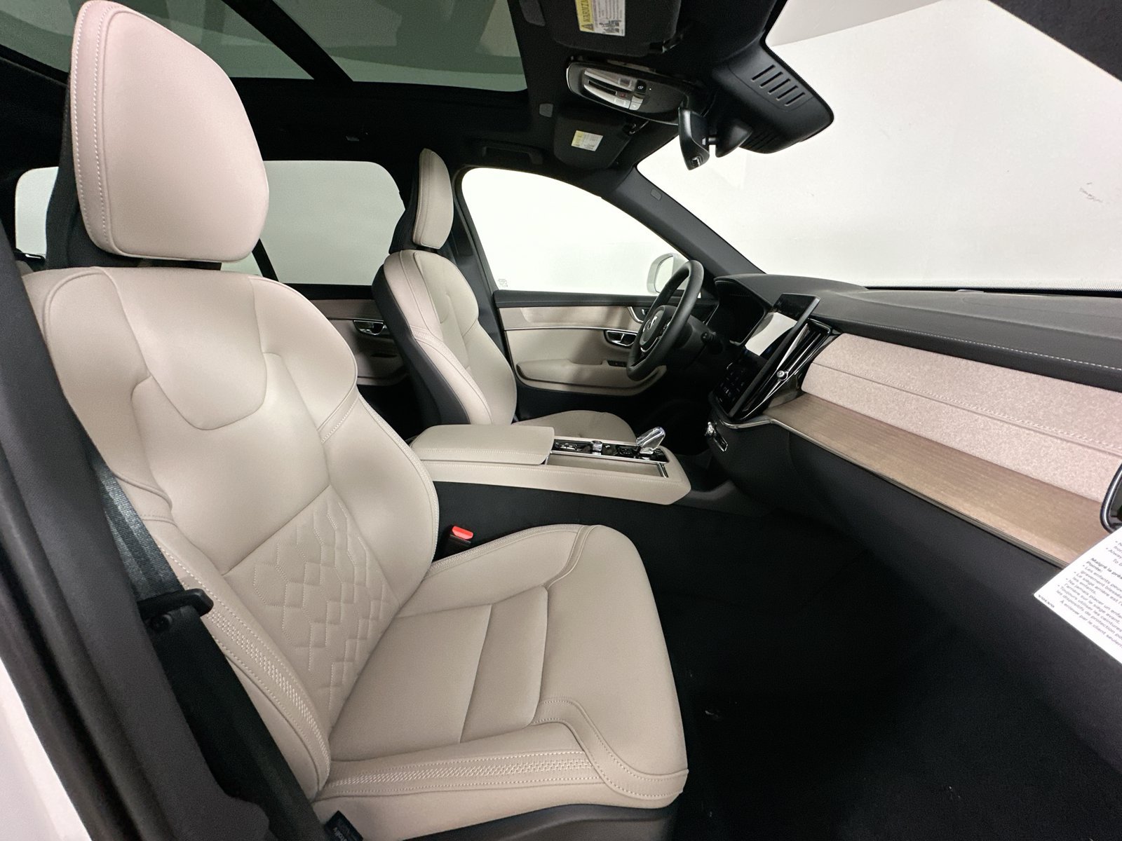 New 2026 Volvo XC90 T8 Plus w/ Protection Package AWD/4WD image 43