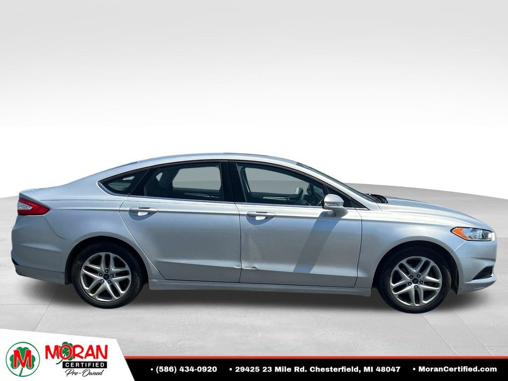 Used 2016 Ford Fusion SE FWD image 6