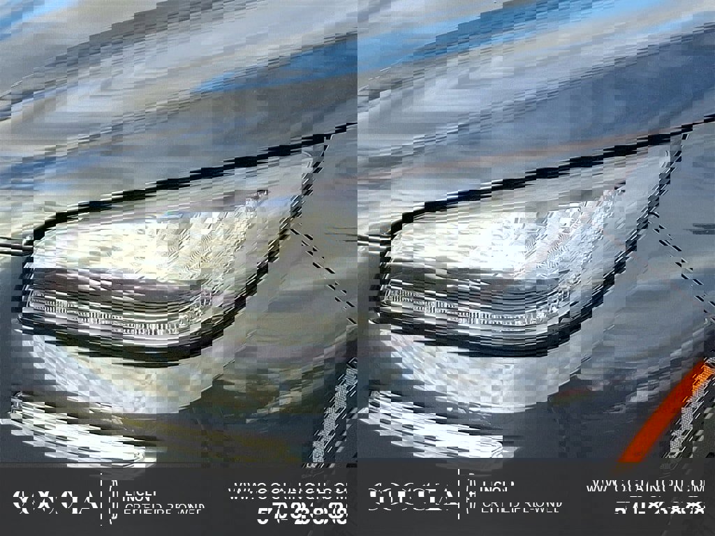 Certified 2022 Lincoln Corsair Reserve w/ Equipment Group 201A image 9