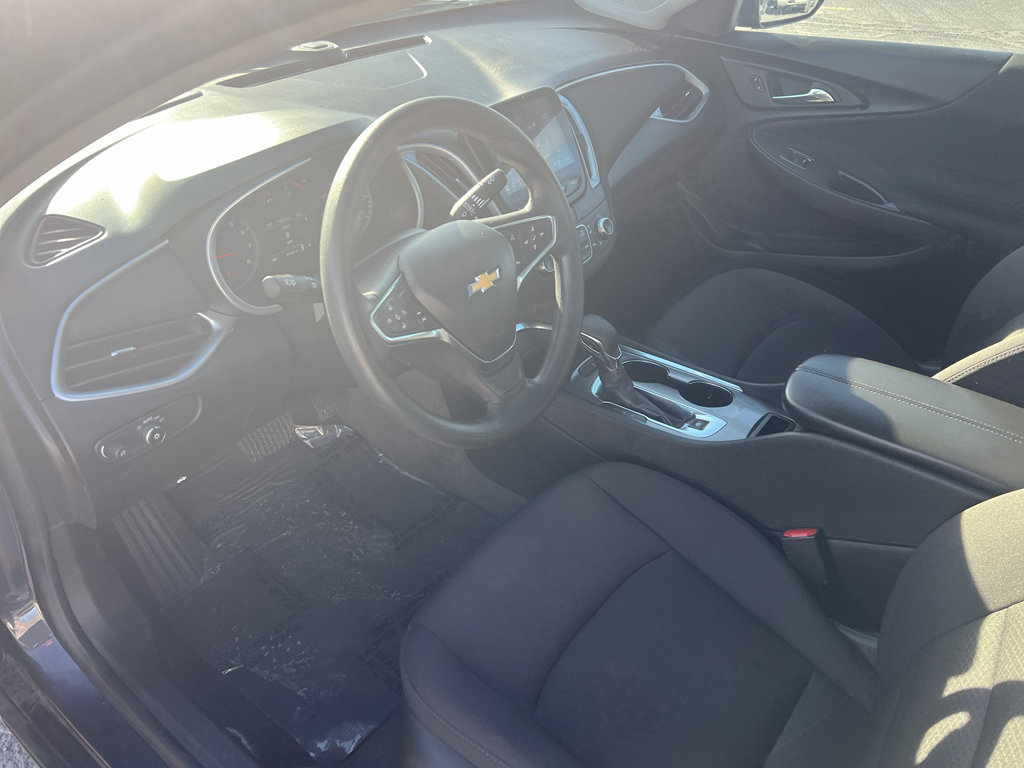 Used 2023 Chevrolet Malibu LT image 9