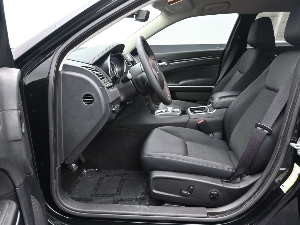 Used 2023 Chrysler 300 Touring w/ Sport Appearance Package image 11