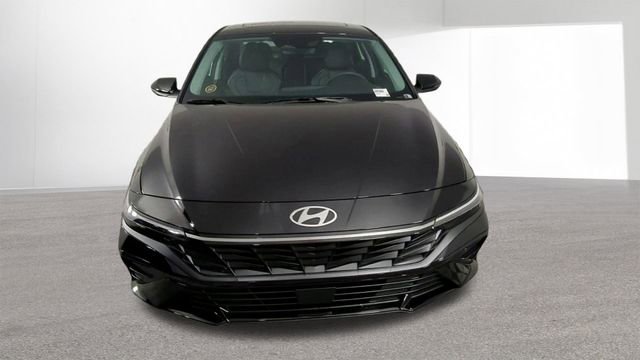 New 2026 Hyundai Elantra Limited image 3