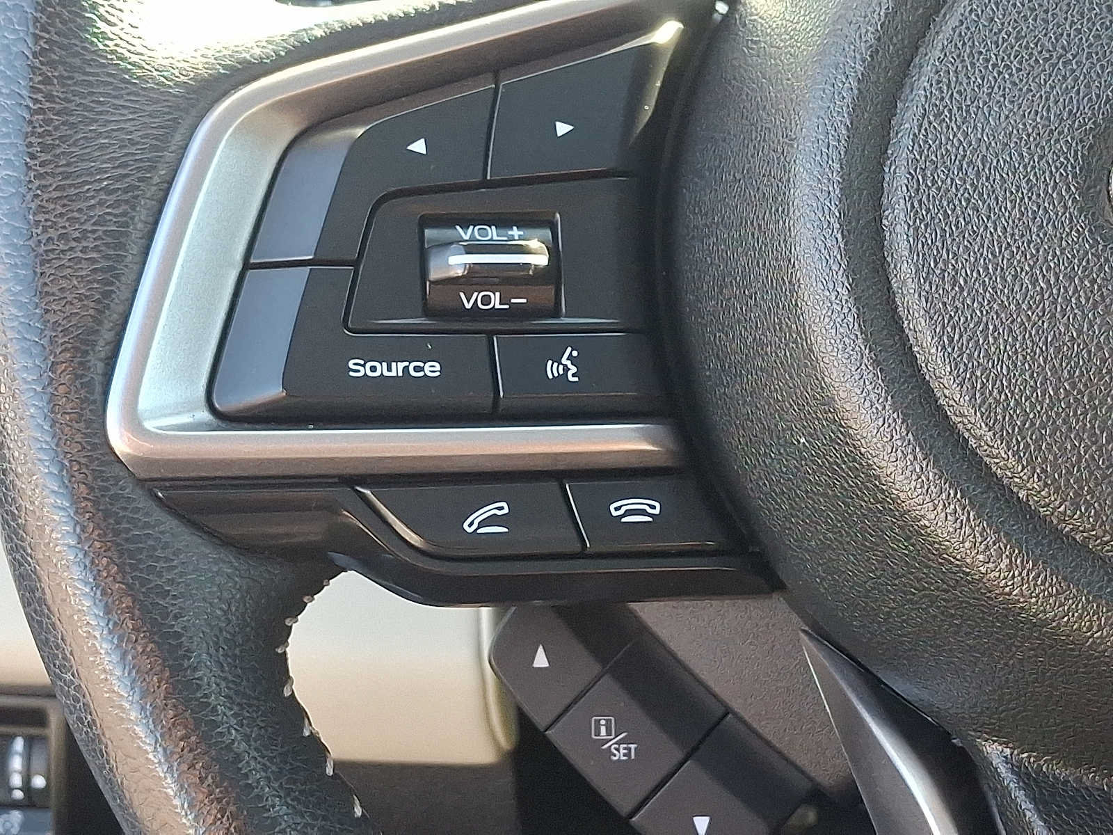 Used 2022 Subaru Ascent Limited w/ Technology Package AWD/4WD image 22