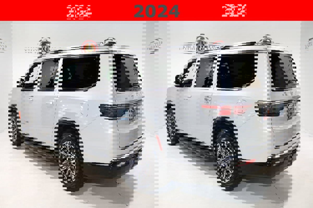 Used 2024 Jeep Wagoneer L Series II w/ Flexible Seating Group image 3