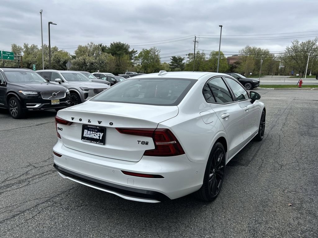 Certified 2025 Volvo S60 T8 Ultra AWD/4WD image 8