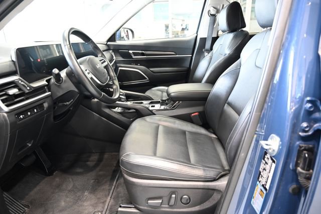 Used 2023 Kia Telluride S w/ S Sunroof Package image 9
