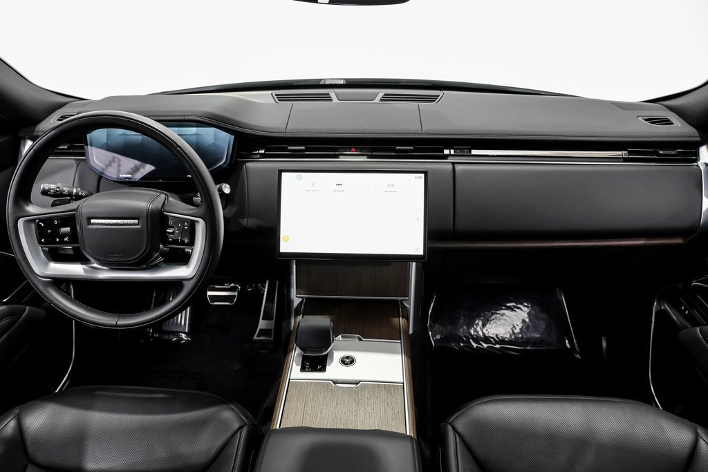 Used 2024 Land Rover Range Rover SE image 12