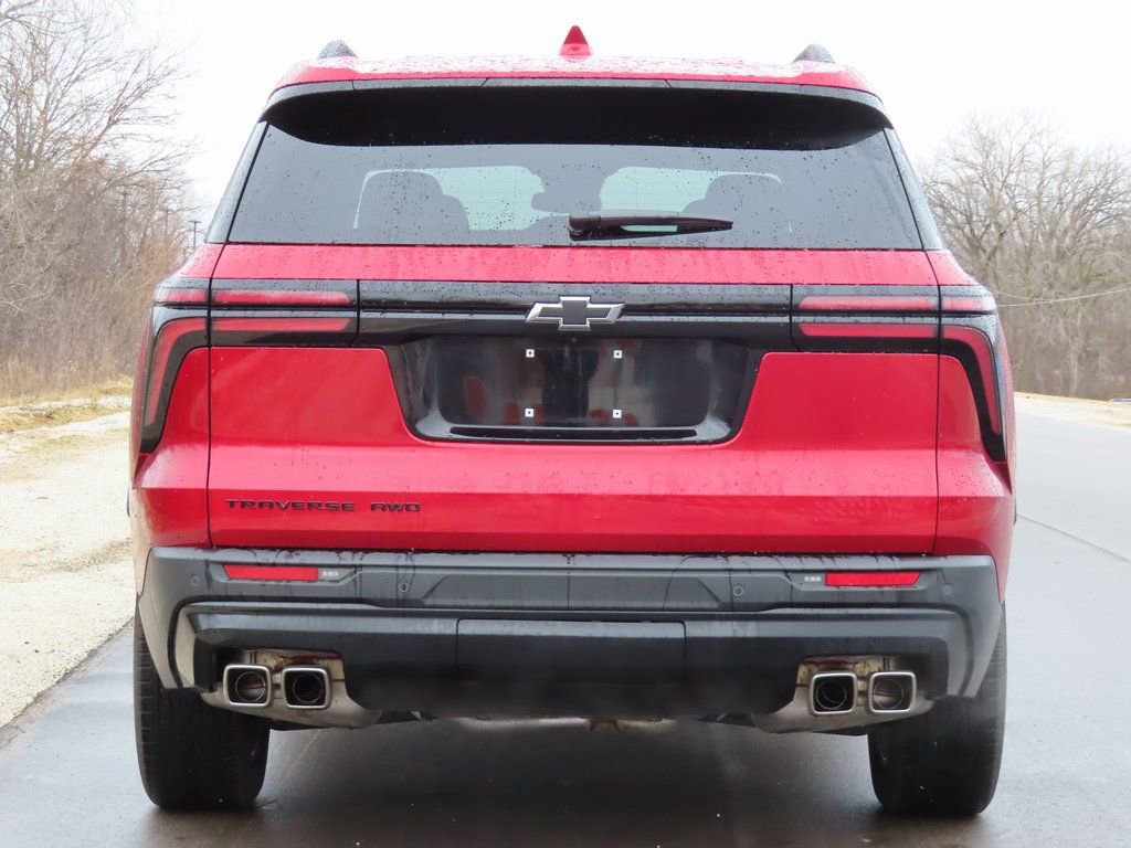 Certified 2025 Chevrolet Traverse LT w/ Midnight/Sport Edition image 8