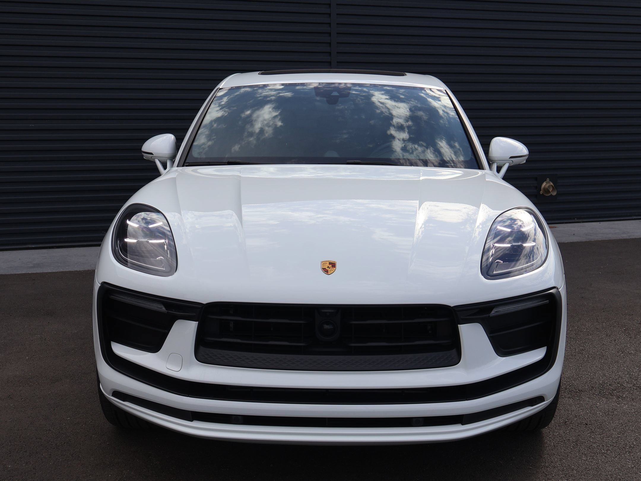 Certified 2023 Porsche Macan AWD/4WD image 7