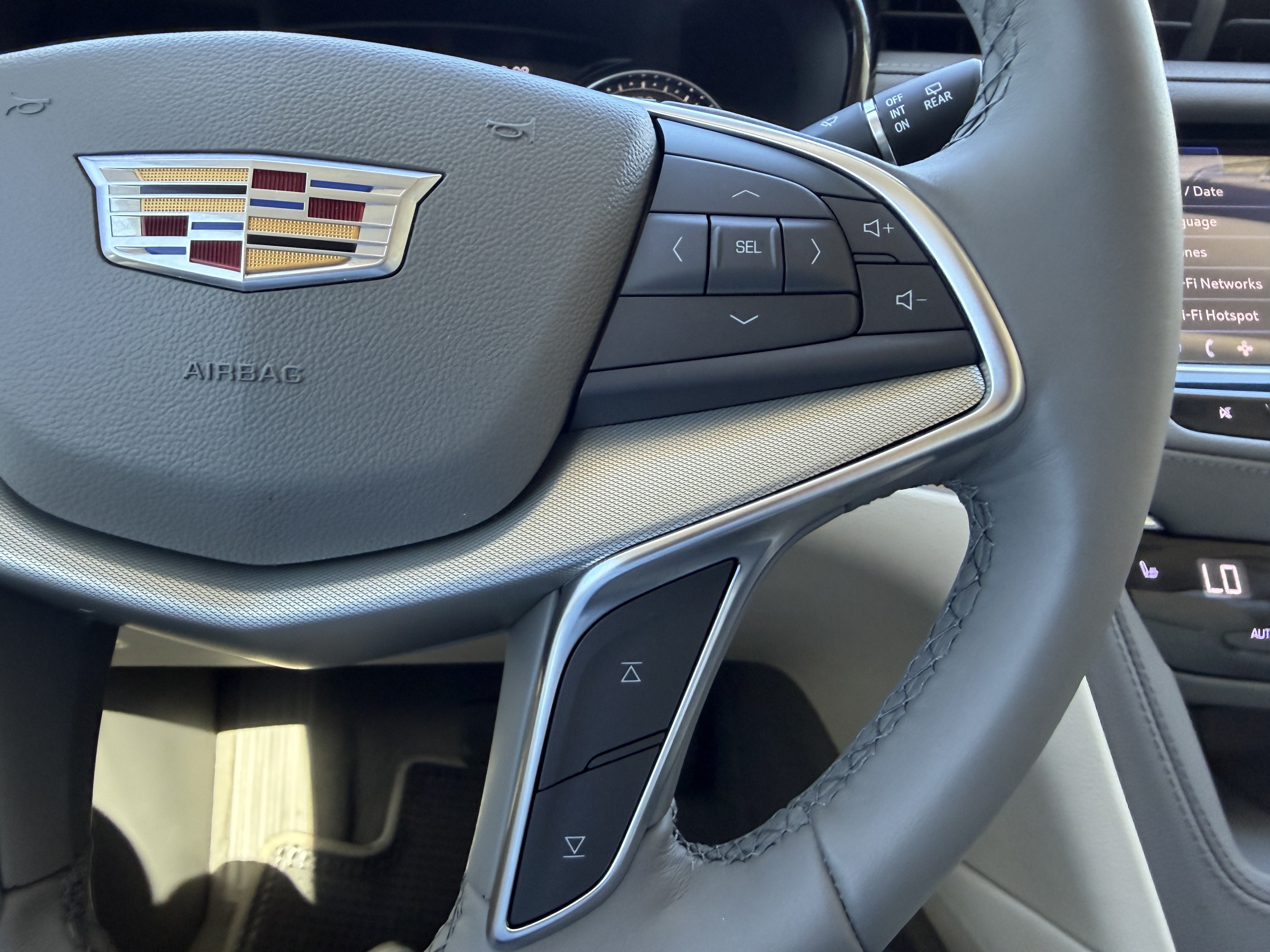 Certified 2022 Cadillac XT5 Premium Luxury FWD image 28