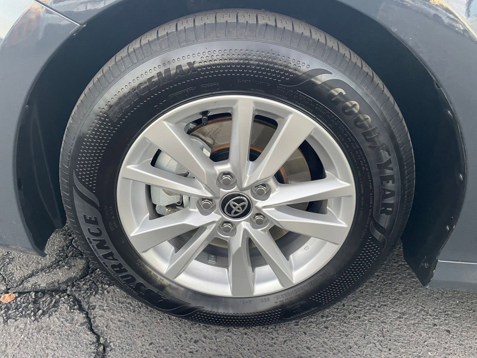 Used 2025 Toyota Camry LE image 23