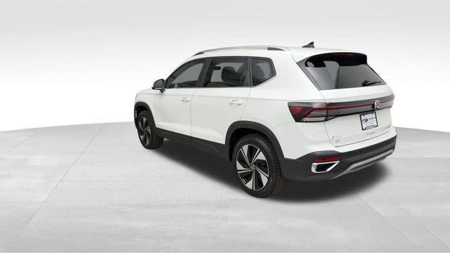 Used 2025 Volkswagen Taos SE image 5