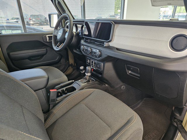Used 2026 Jeep Wrangler Sport AWD/4WD image 13