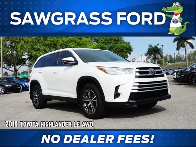 Used 2019 Toyota Highlander LE image 1