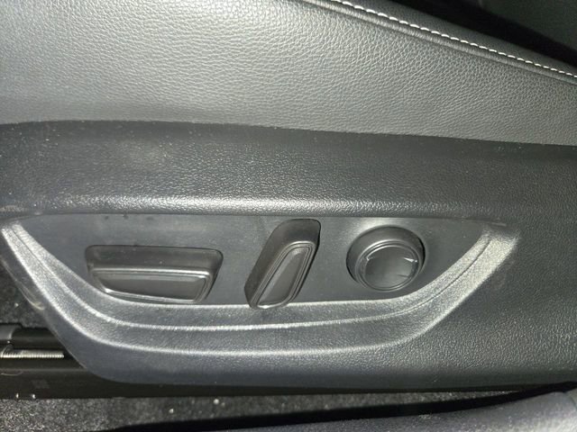 Used 2025 Toyota Camry SE image 12