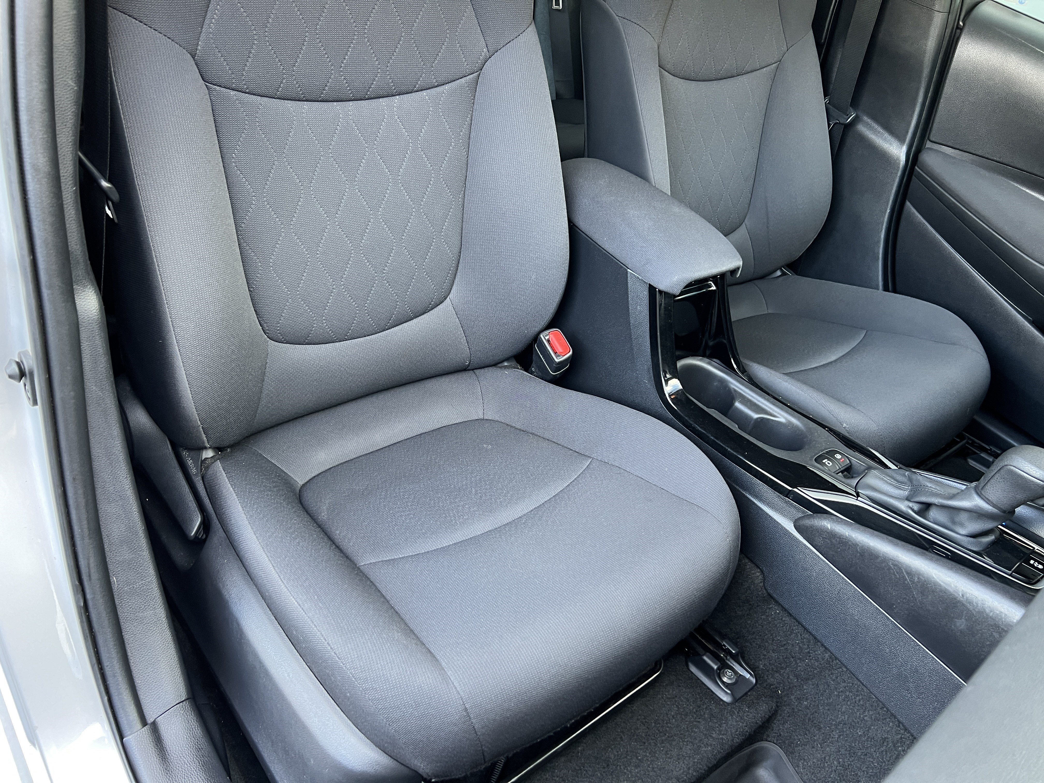 Used 2020 Toyota Corolla LE FWD image 23