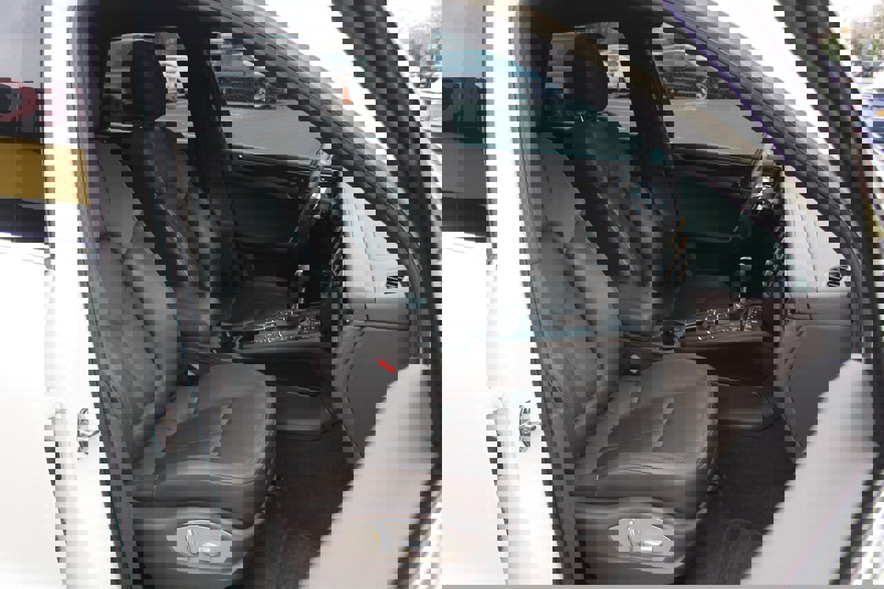 Used 2016 Porsche Macan S image 13