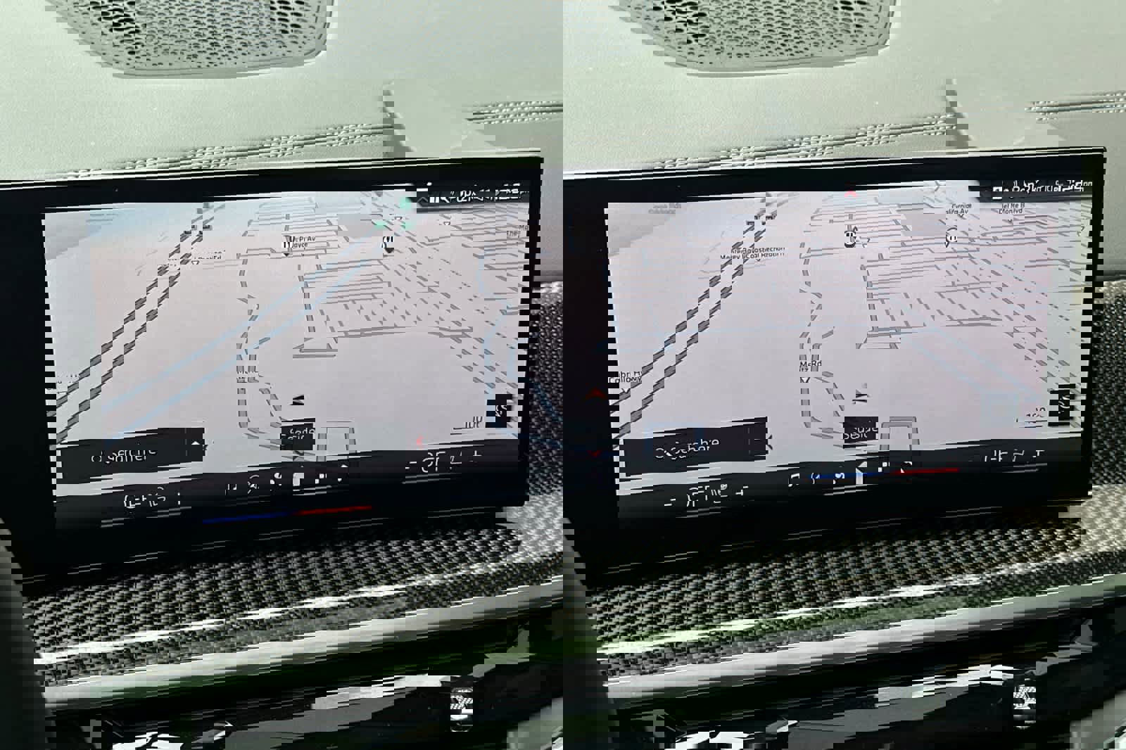 Used 2025 BMW X5 M60i w/ Executive Package image 21