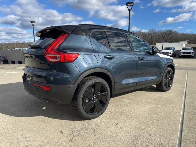 New 2026 Volvo XC40 B5 Ultra w/ Protection Package Premier image 7