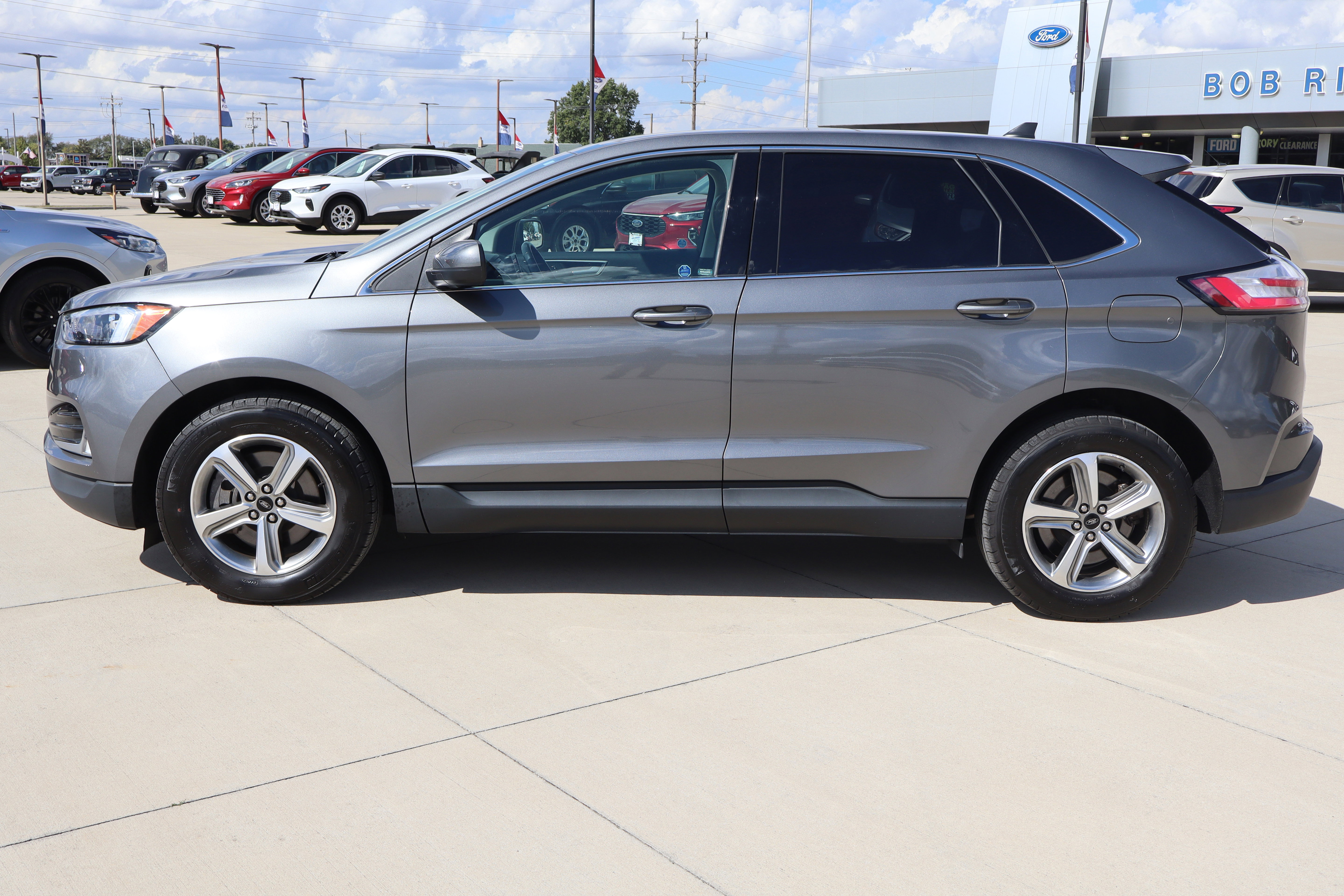 Used 2023 Ford Edge SEL w/ Convenience Package image 9