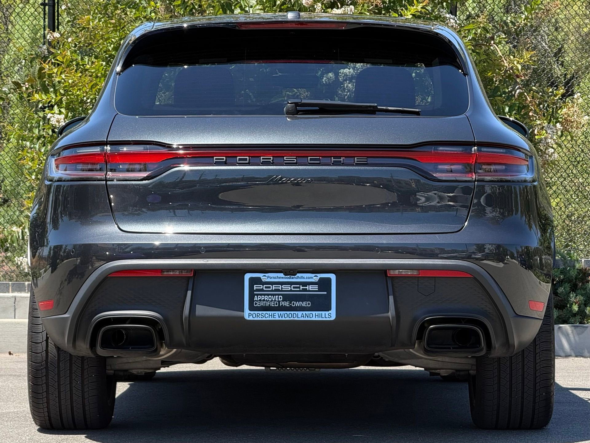 Certified 2024 Porsche Macan AWD/4WD image 6