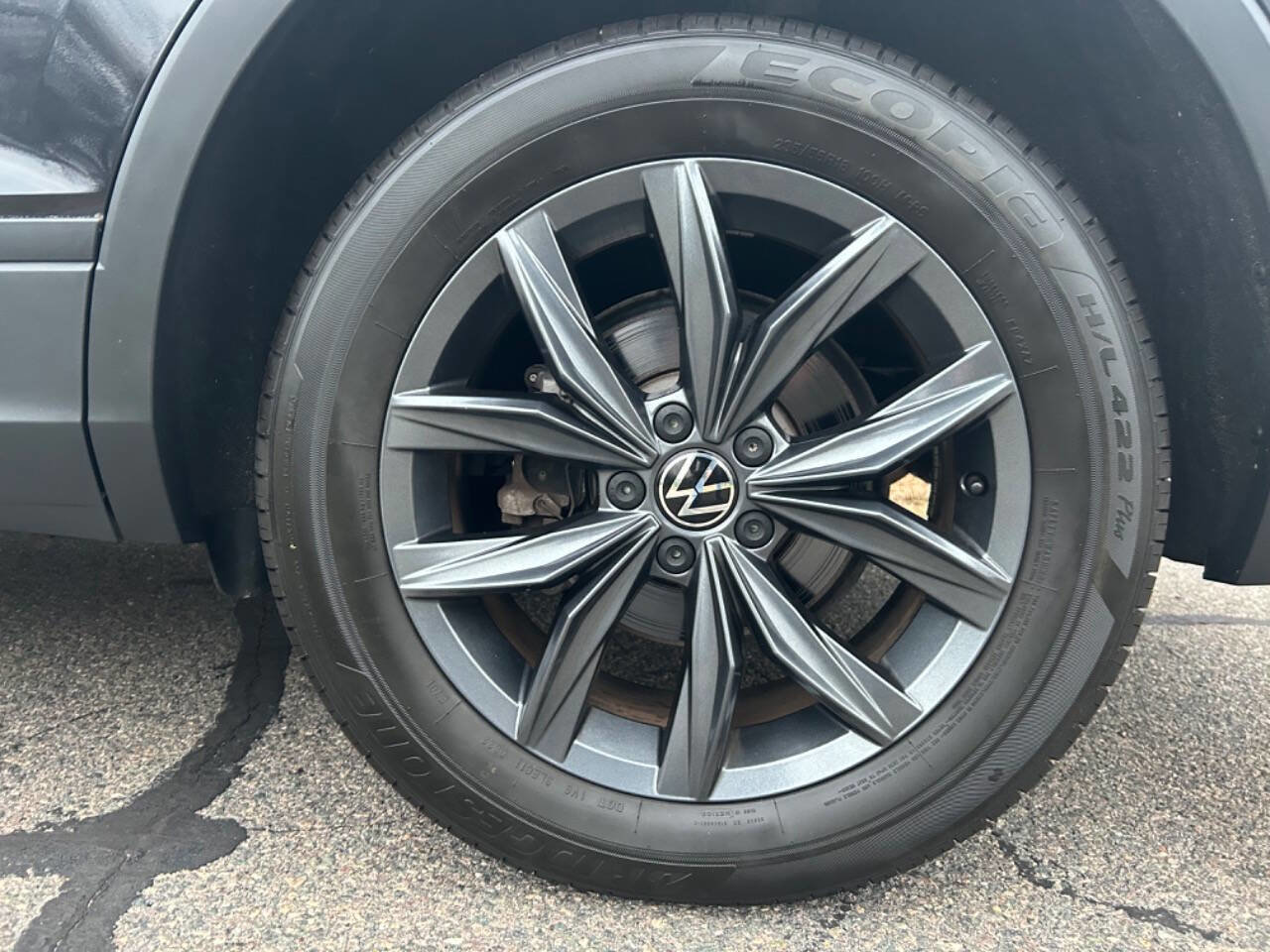 Used 2022 Volkswagen Tiguan SE image 45