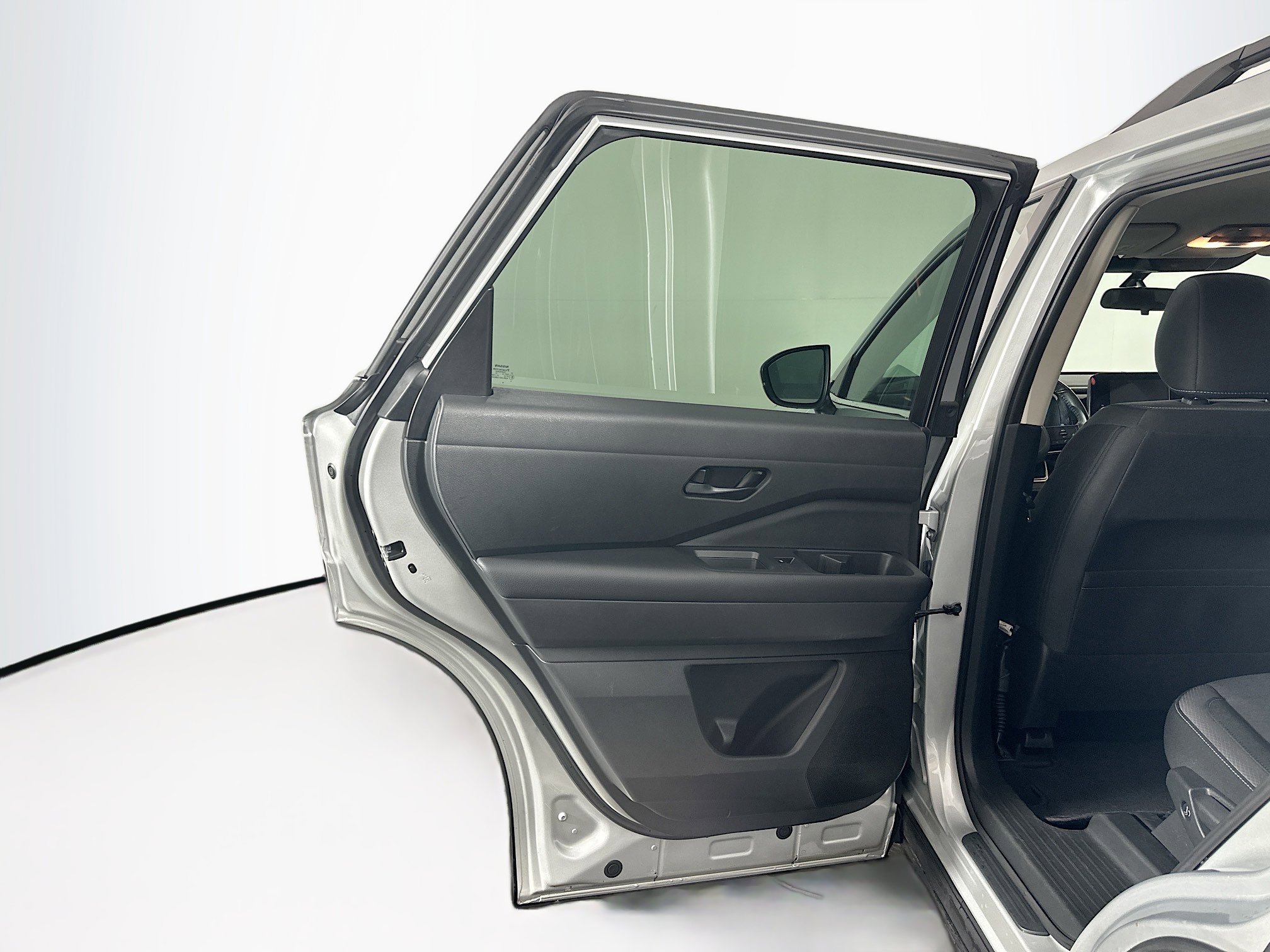 Used 2024 Nissan Pathfinder SV image 25